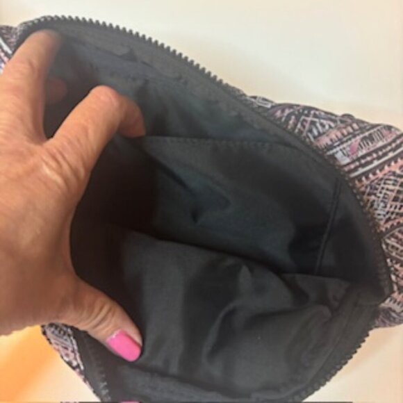 Lululemon On the Beat Belt Bag - Picture 3 of 8